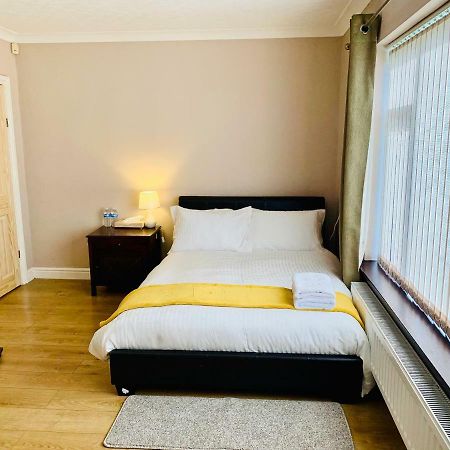Housefield Stay Bucknall  Extérieur photo
