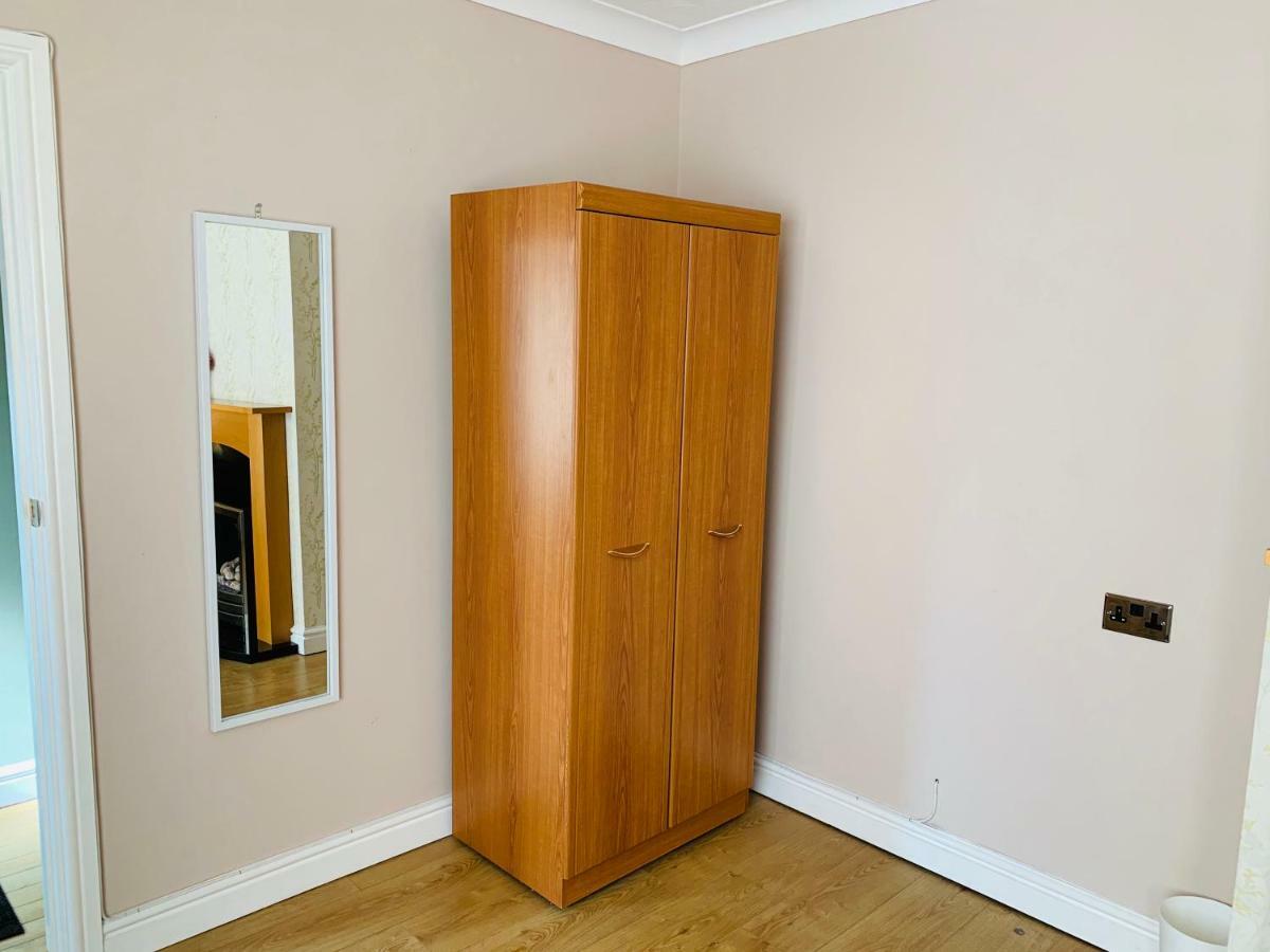 Housefield Stay Bucknall  Extérieur photo