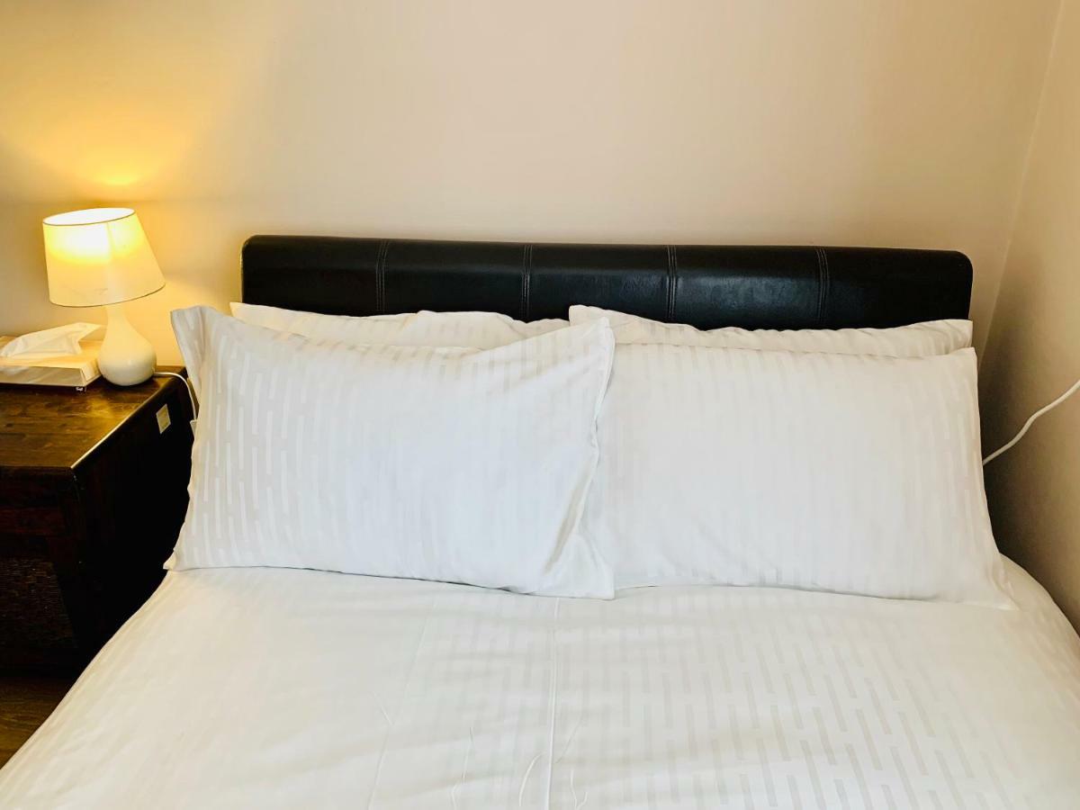 Housefield Stay Bucknall  Extérieur photo