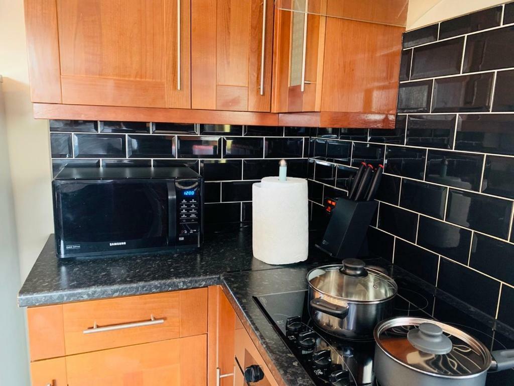Housefield Stay Bucknall  Extérieur photo