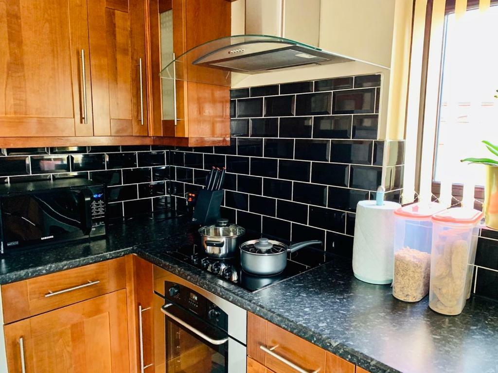 Housefield Stay Bucknall  Extérieur photo