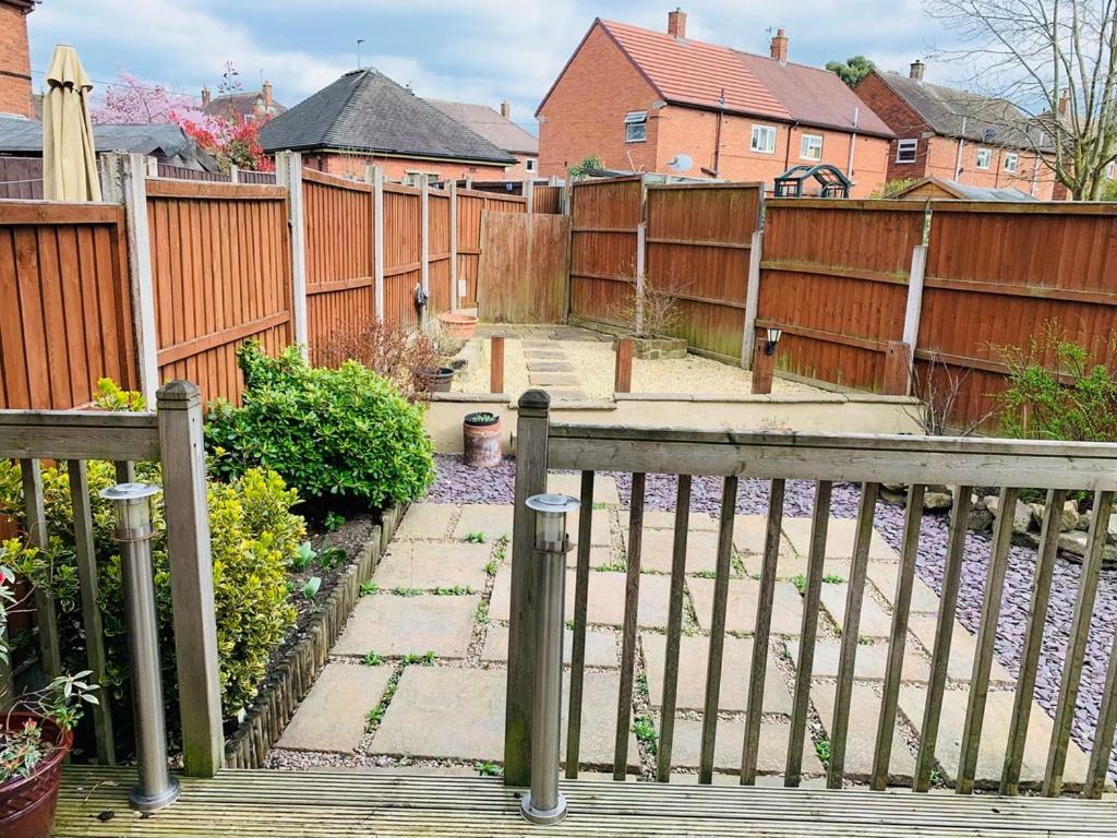 Housefield Stay Bucknall  Extérieur photo