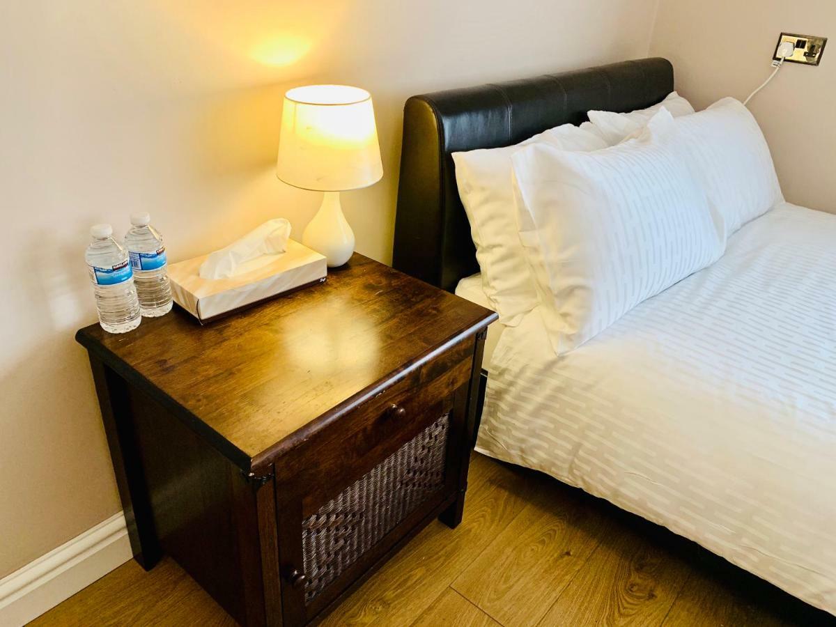 Housefield Stay Bucknall  Extérieur photo