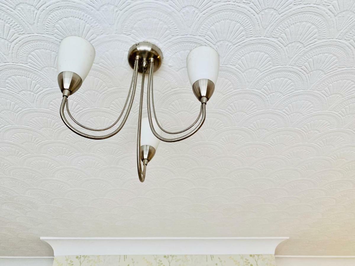 Housefield Stay Bucknall  Extérieur photo